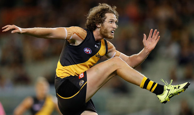 Tom Mitchell traded from Sydney Swans to Hawthorn